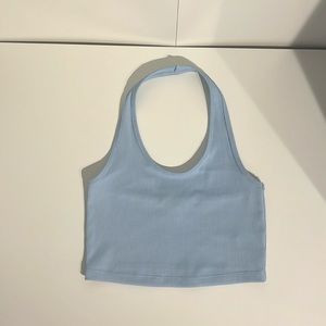 Top hanging  on the neck